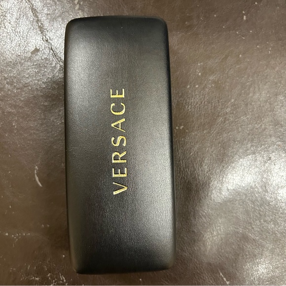 case - Picture 1 of 2